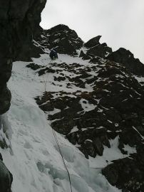 Druhá dĺžka, výlez z Modrého ľadu na hrebienok Veľkej kopy.